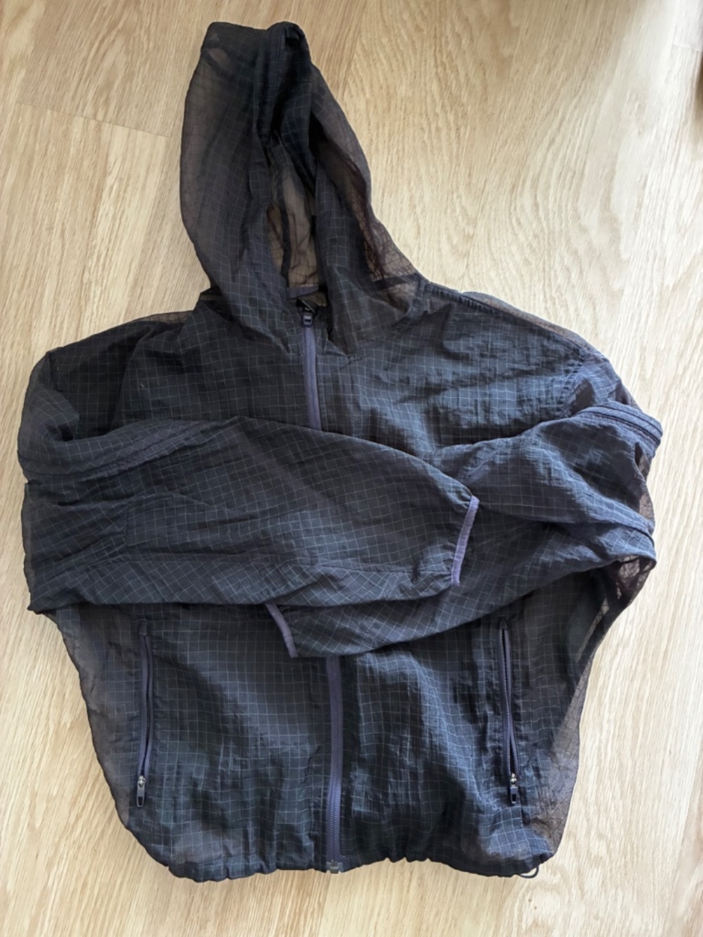 Lululemon Team Canada Women's Translucent Hooded Jacket - Picture 3 of 3
